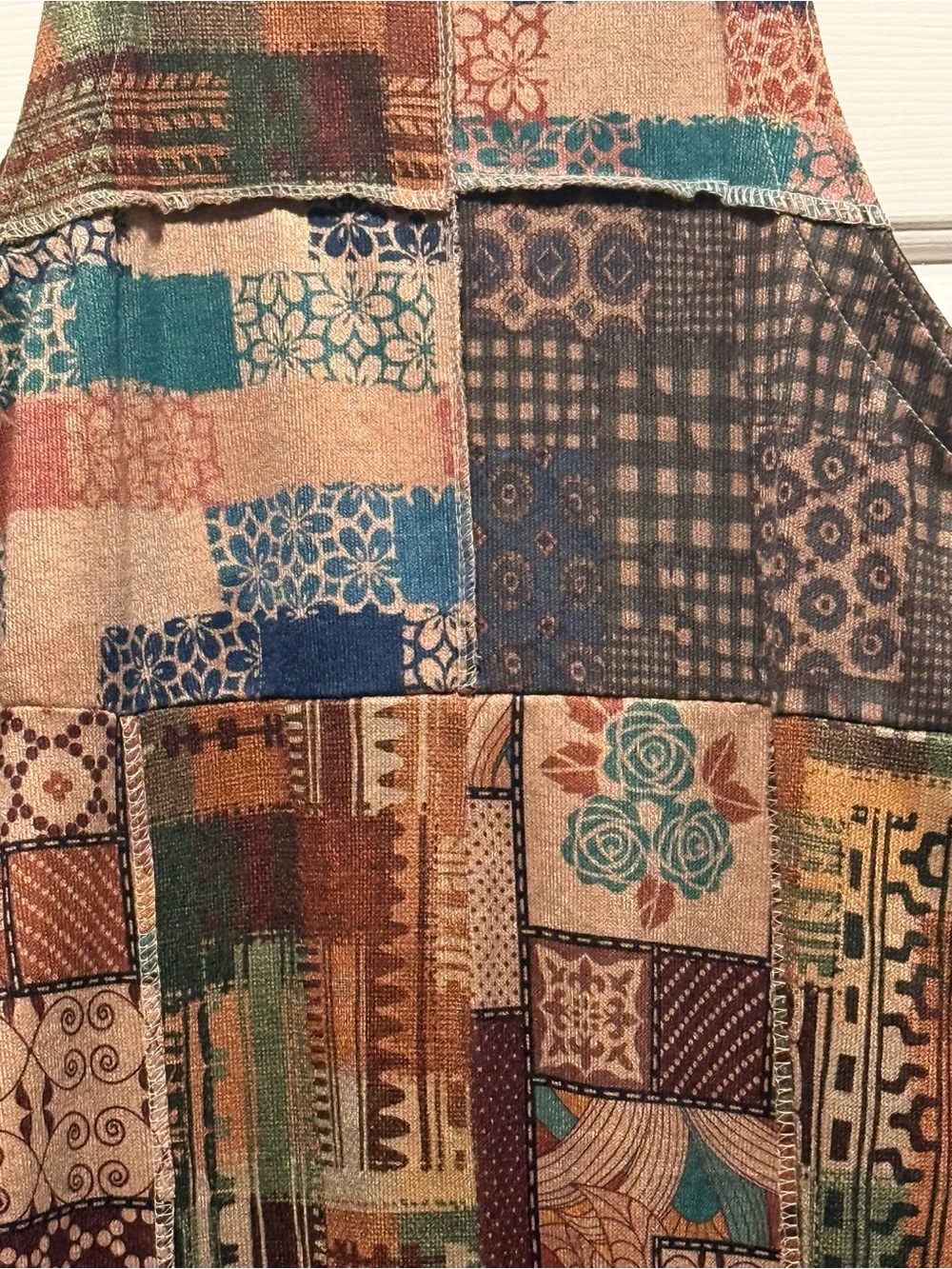 Yak & Yeti NWT Patchwork Print Jumper in Multicolor - Picture 6 of 8